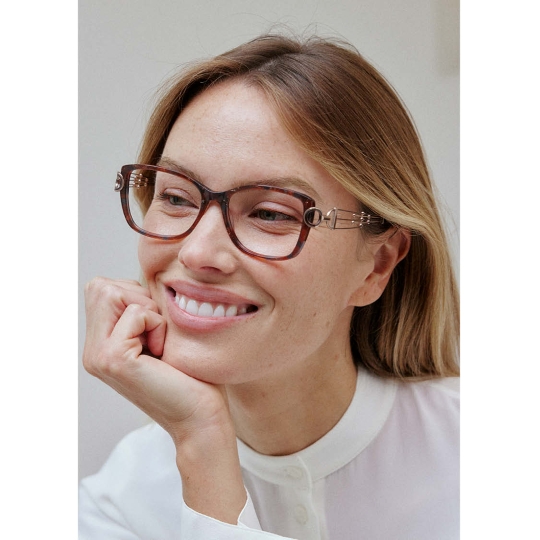 عینک طبی تیتانیوم چارمنت با طراحی مینیمال و لوکس