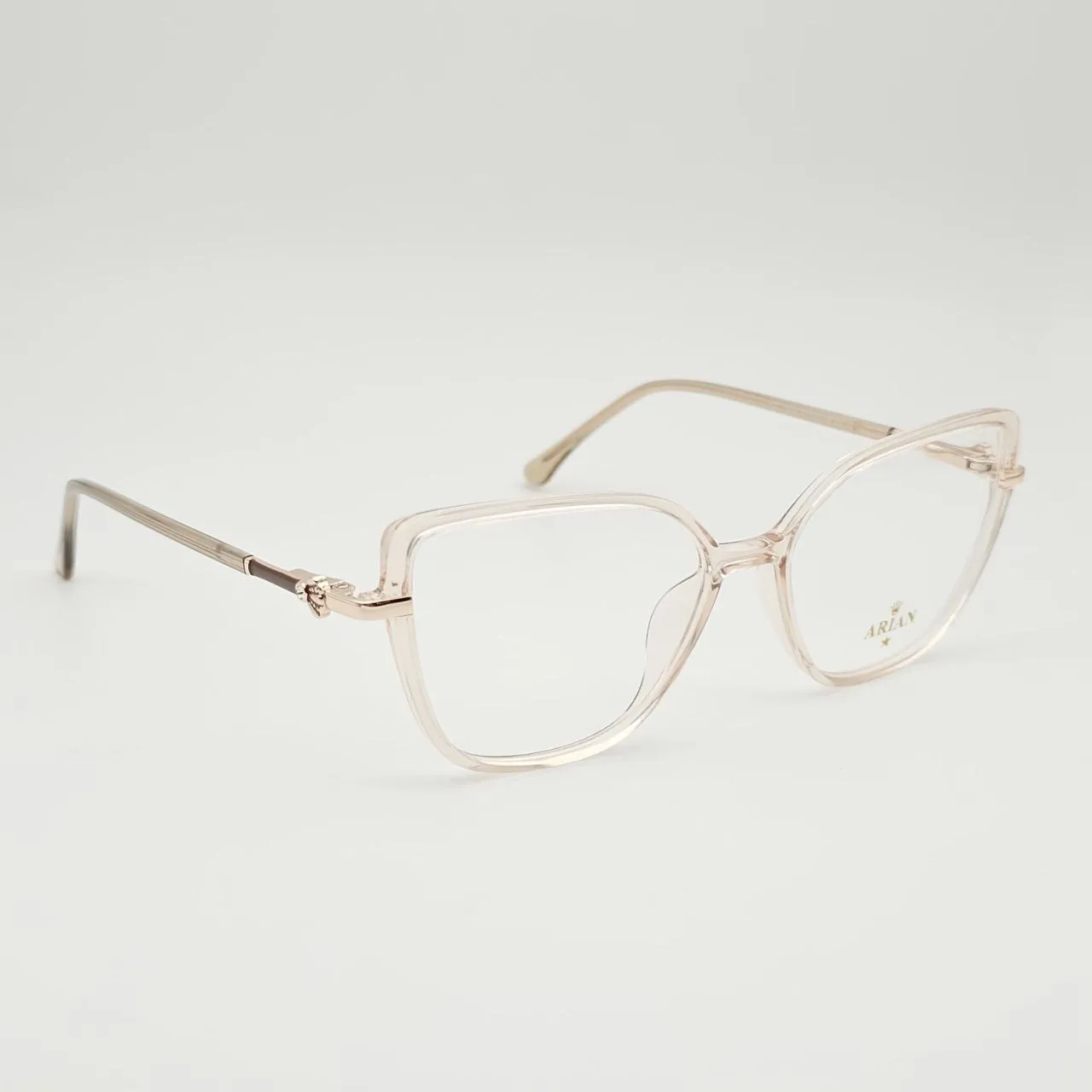عکس نمای 45 درجه عینک طبی زنانه برند ARIAN  کد 1220 رنگ beige