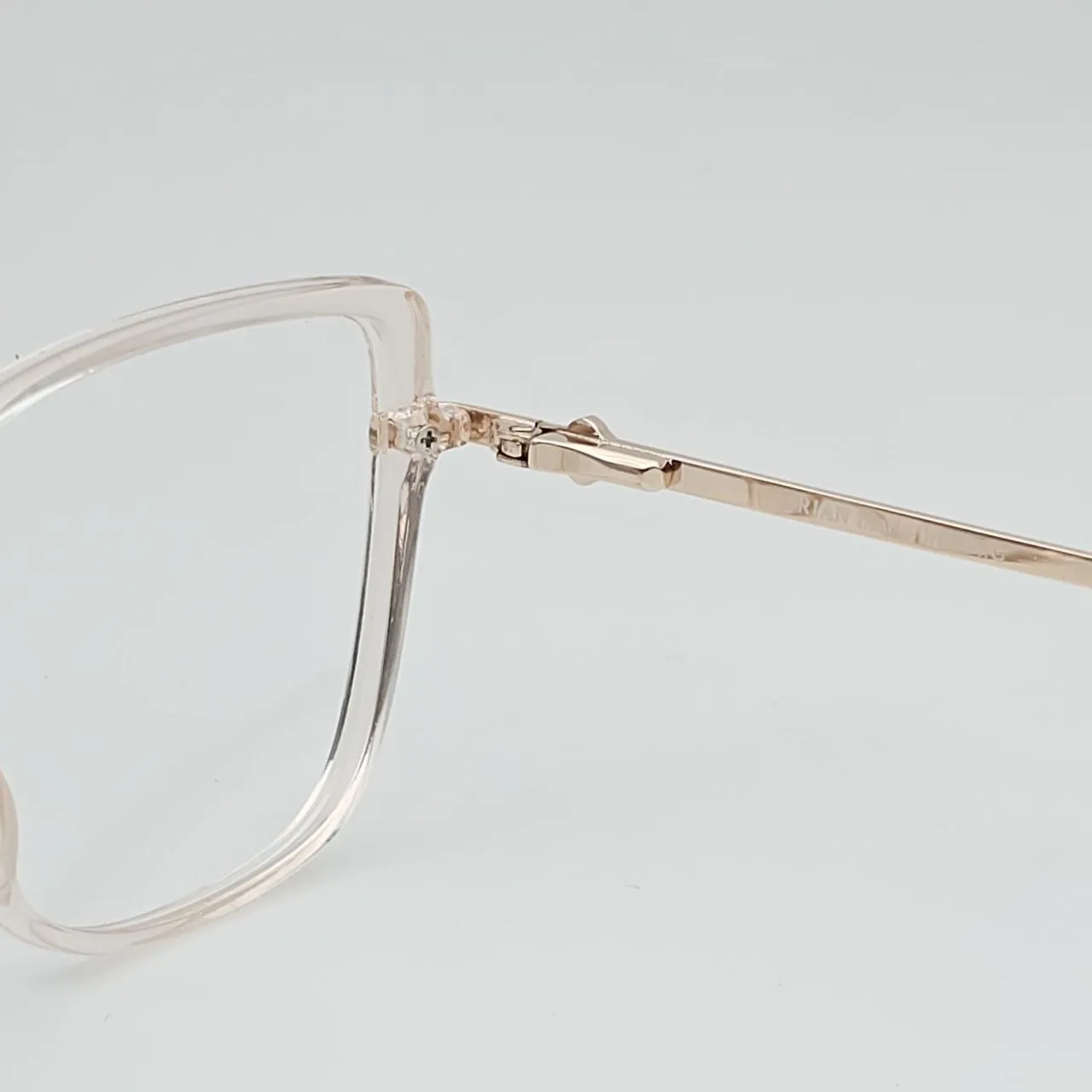 عکس نمای از بالا عینک طبی زنانه برند ARIAN  کد 1228 رنگ gold,beige