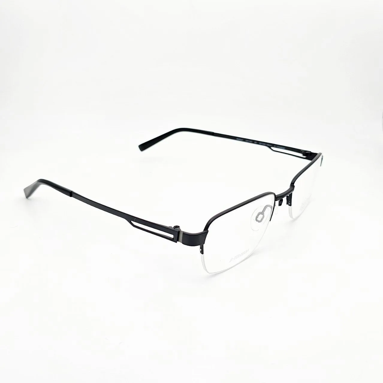 عکس نمای 45 درجه عینک طبی برند charmant مدل titanium perfection کد ۱۴۴۵ رنگ black
