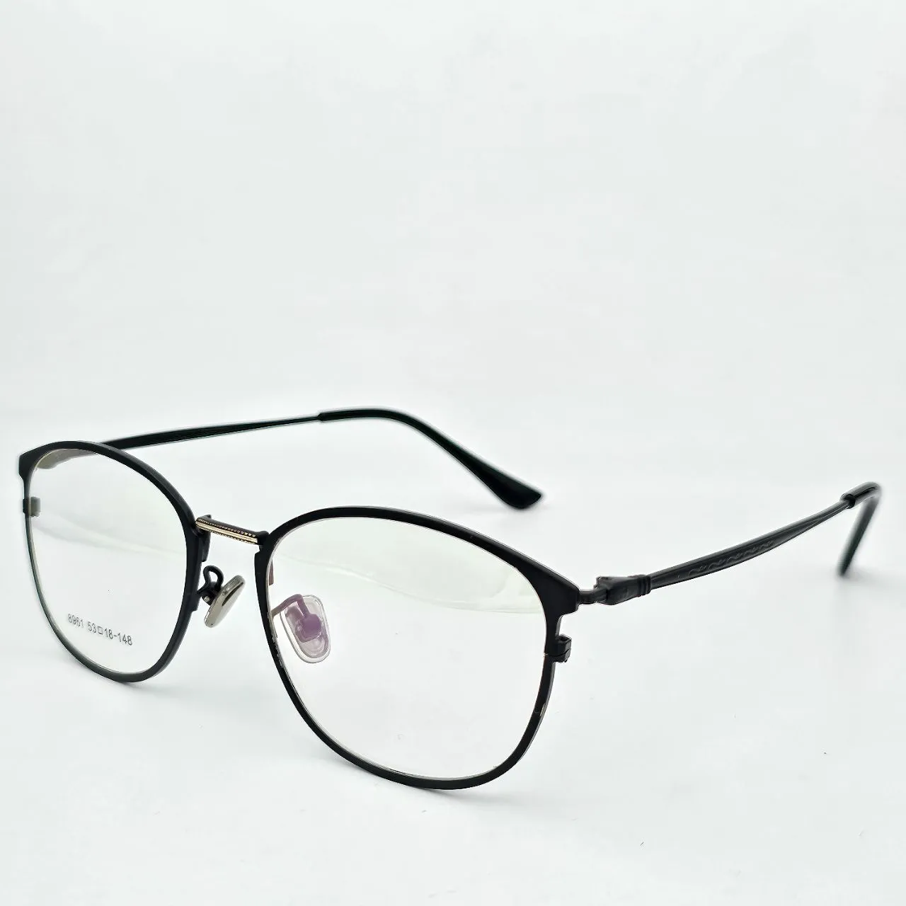 عکس نمای 45 درجه عینک طبی مردانه زنانه فلزی مشکی کد ۱۵۹۰ رنگ black|matte