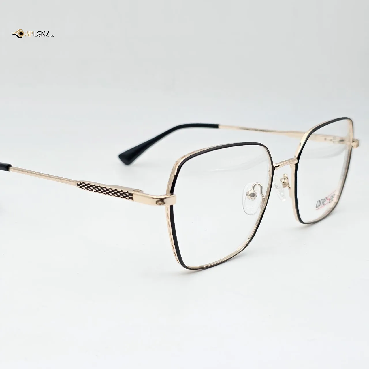 عکس نمای دسته عینک طبی زنانه برند one see رنگ black,gold