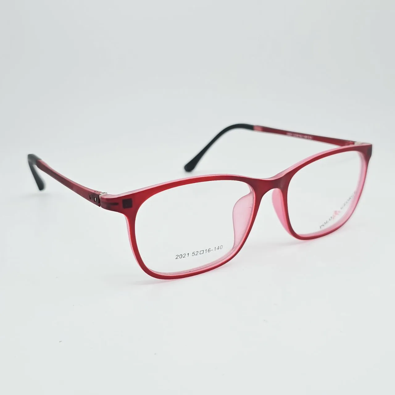عکس نمای 45 درجه عینک کاور دار مگنتی برند POLO GEORGE رنگ red