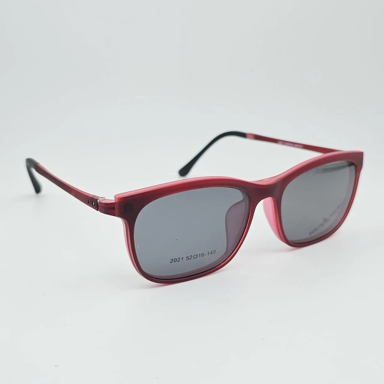عکس بقیه موارد عینک کاور دار مگنتی برند POLO GEORGE رنگ red