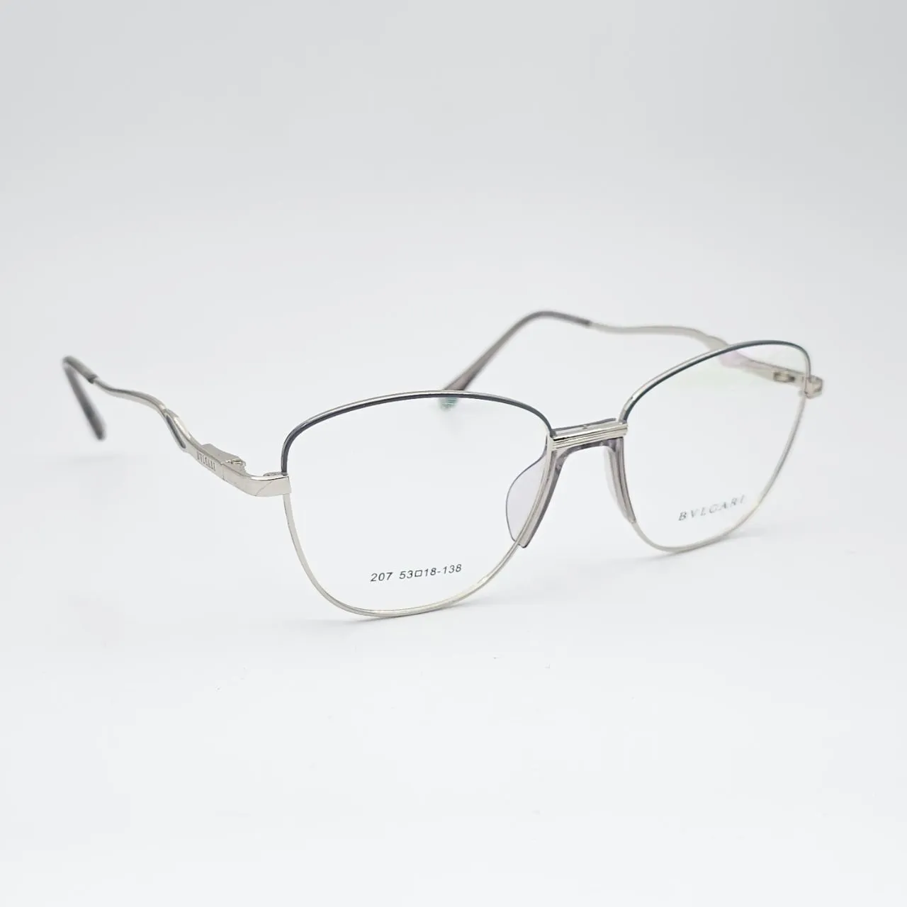 عکس نمای 45 درجه عینک طبی گربه ای برند BVLGARI کد 207 رنگ gray,silver