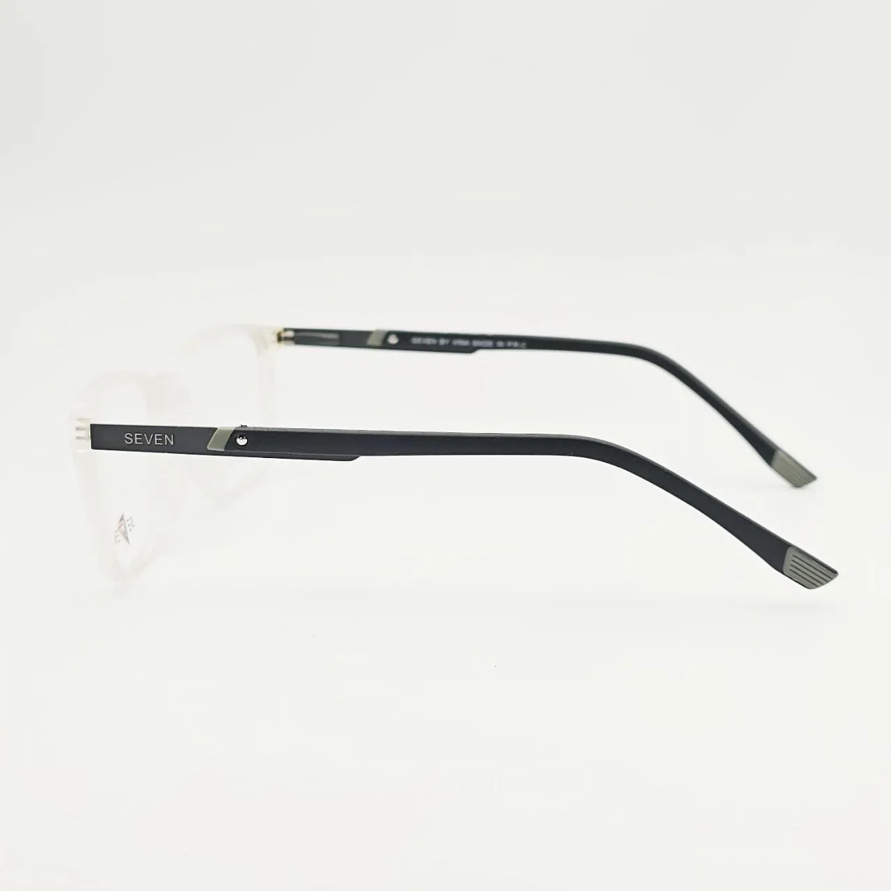 عکس نمای دسته عینک طبی مردانه Seven فریم کائوچو استیت رنگ black,white