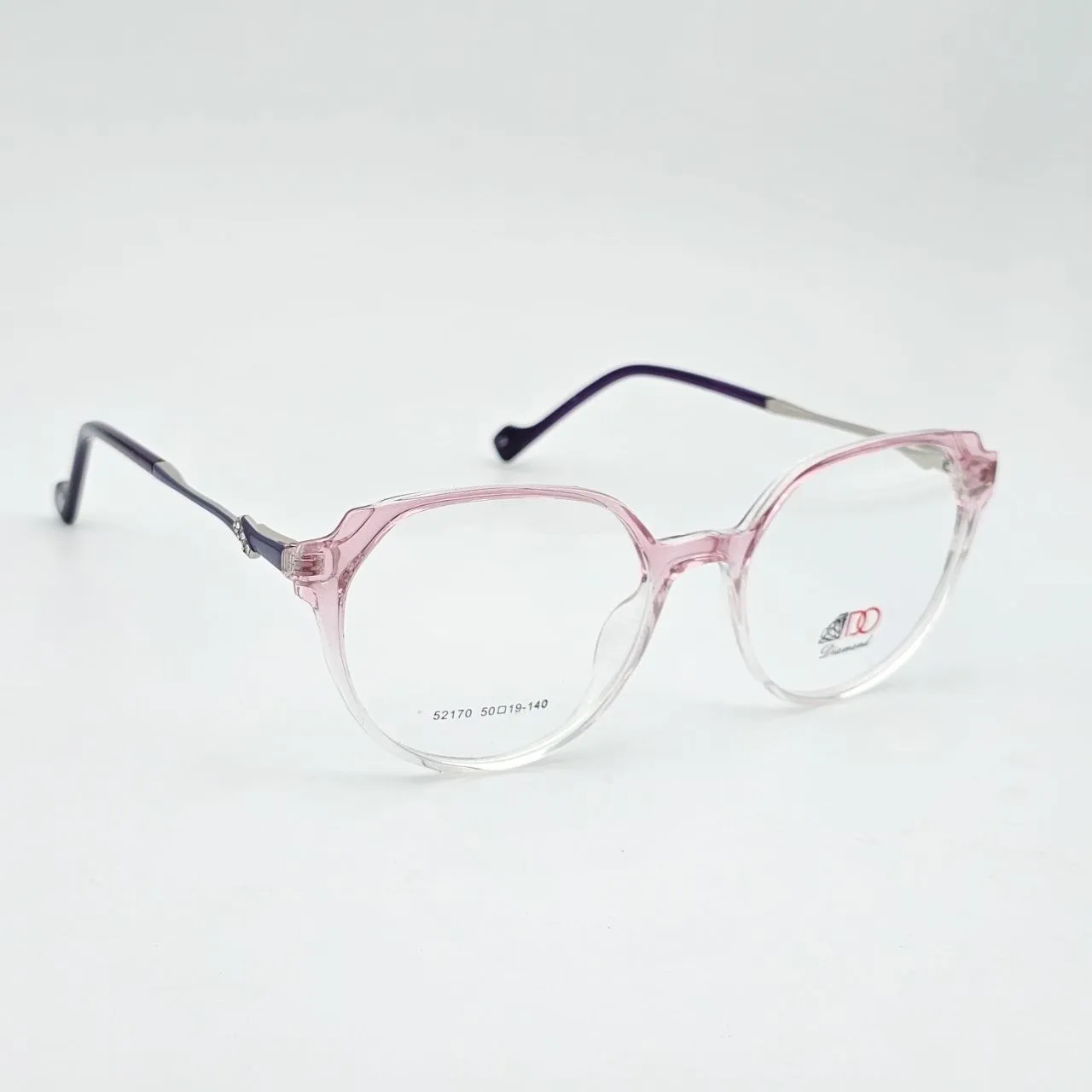 عکس نمای 45 درجه عینک طبی زنانه کائوچو ای برند DIAMOND رنگ pink,purple