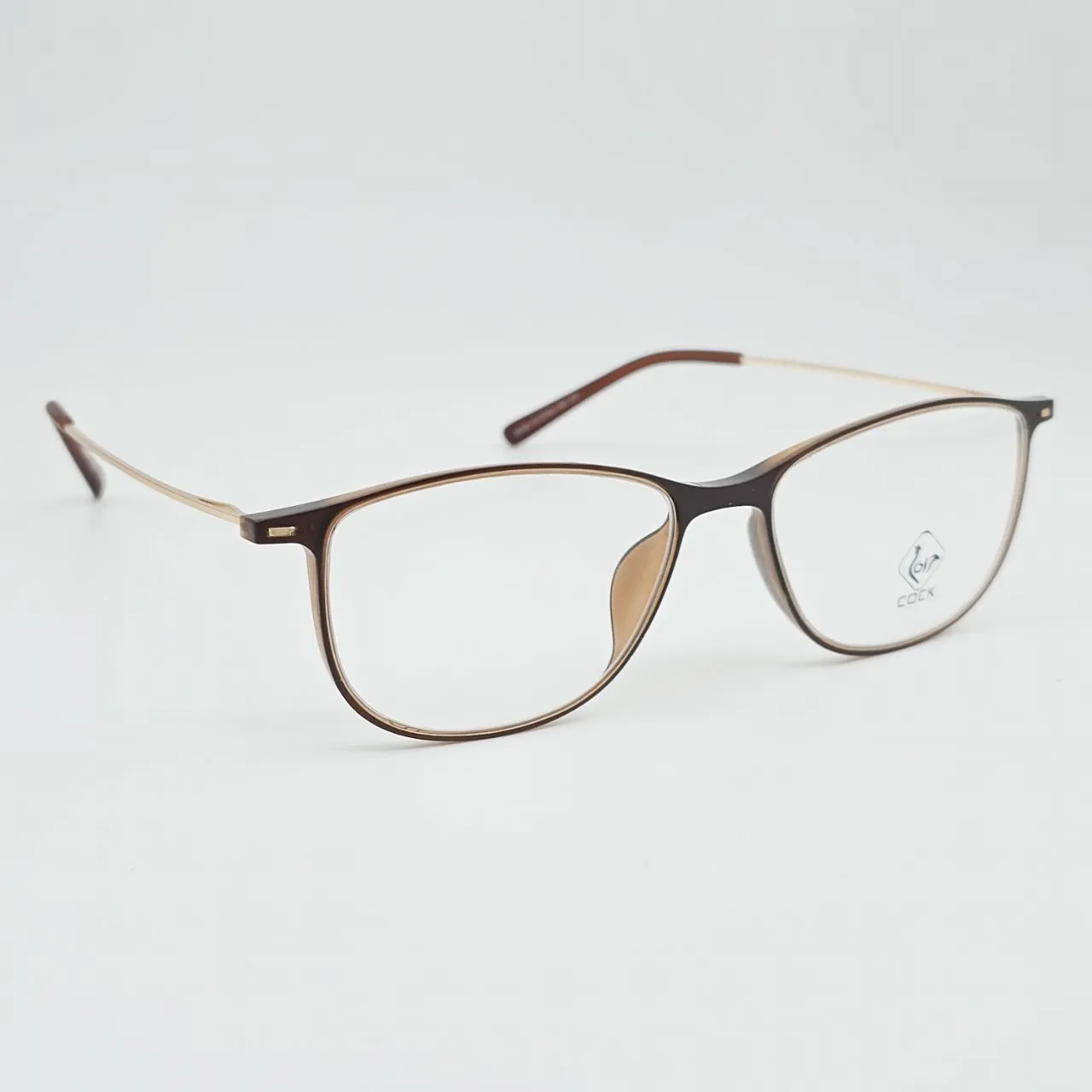عکس نمای 45 درجه عینک قهوه ای کائوچو رنگ gold,brown