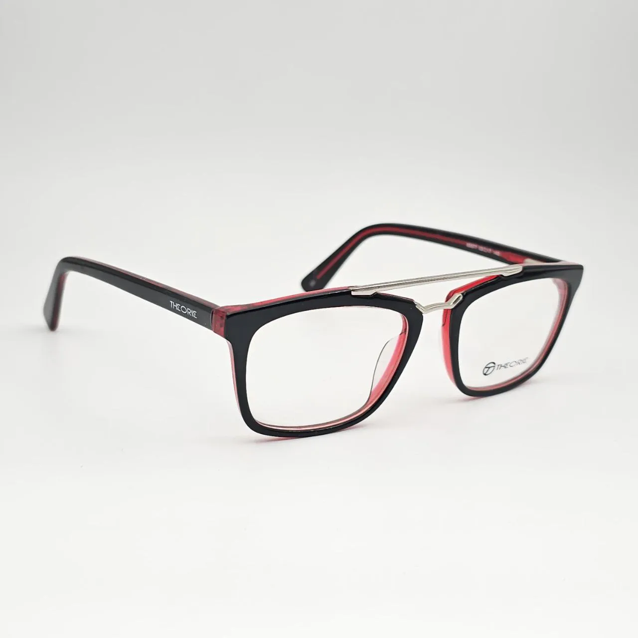 عکس نمای 45 درجه عینک طبی مربعی دوپل THEORIE رنگ black,red