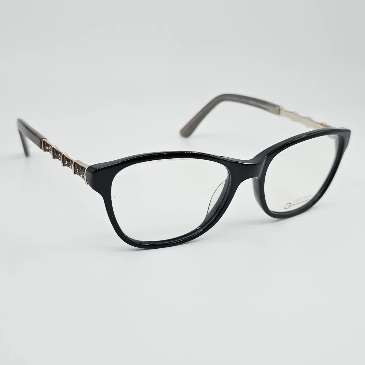 عکس نمای 45 درجه عینک طبی برند GAMB RON رنگ black,gold