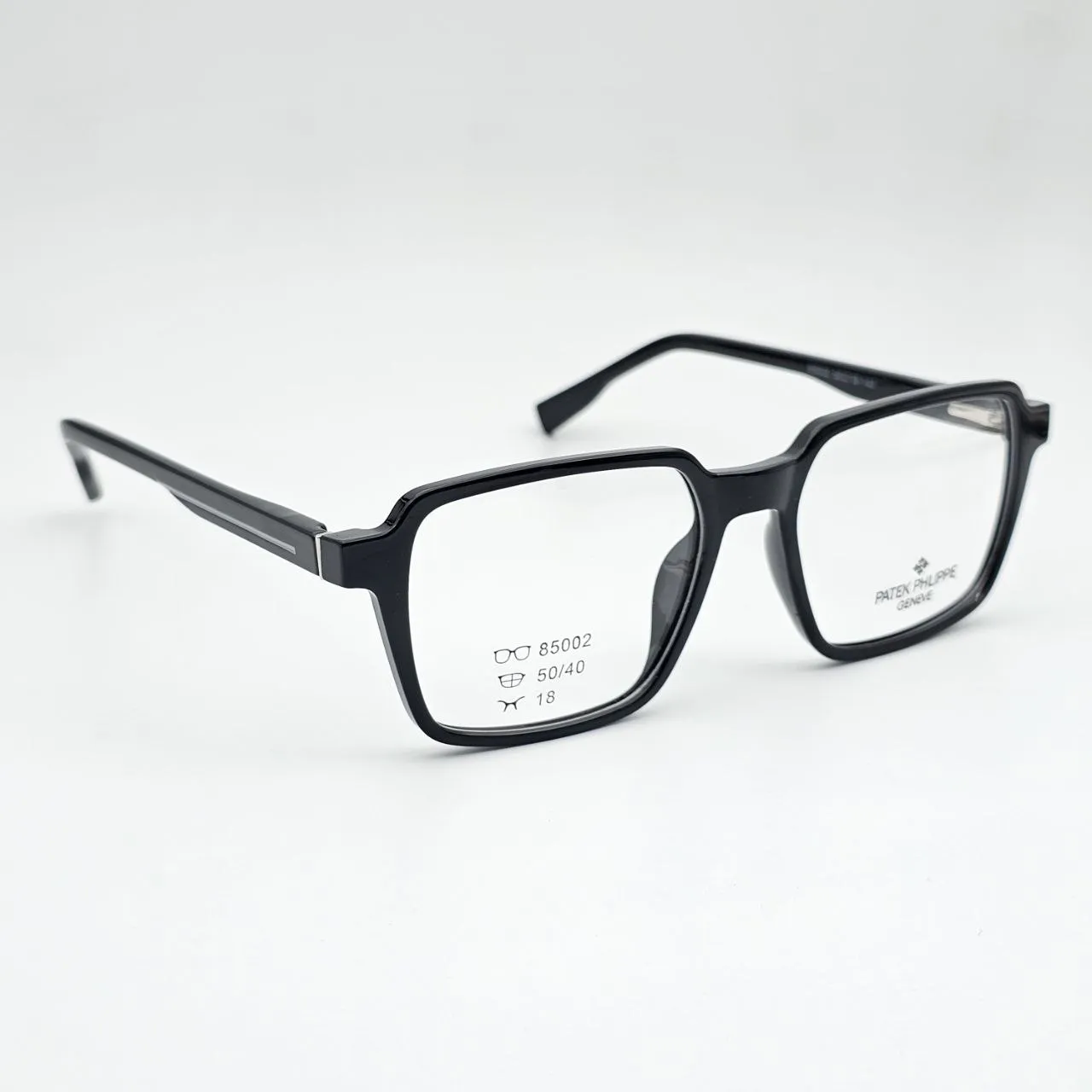 عکس نمای 45 درجه عینک طبی نشکن برند PATEK PHLIPPE رنگ black,gray
