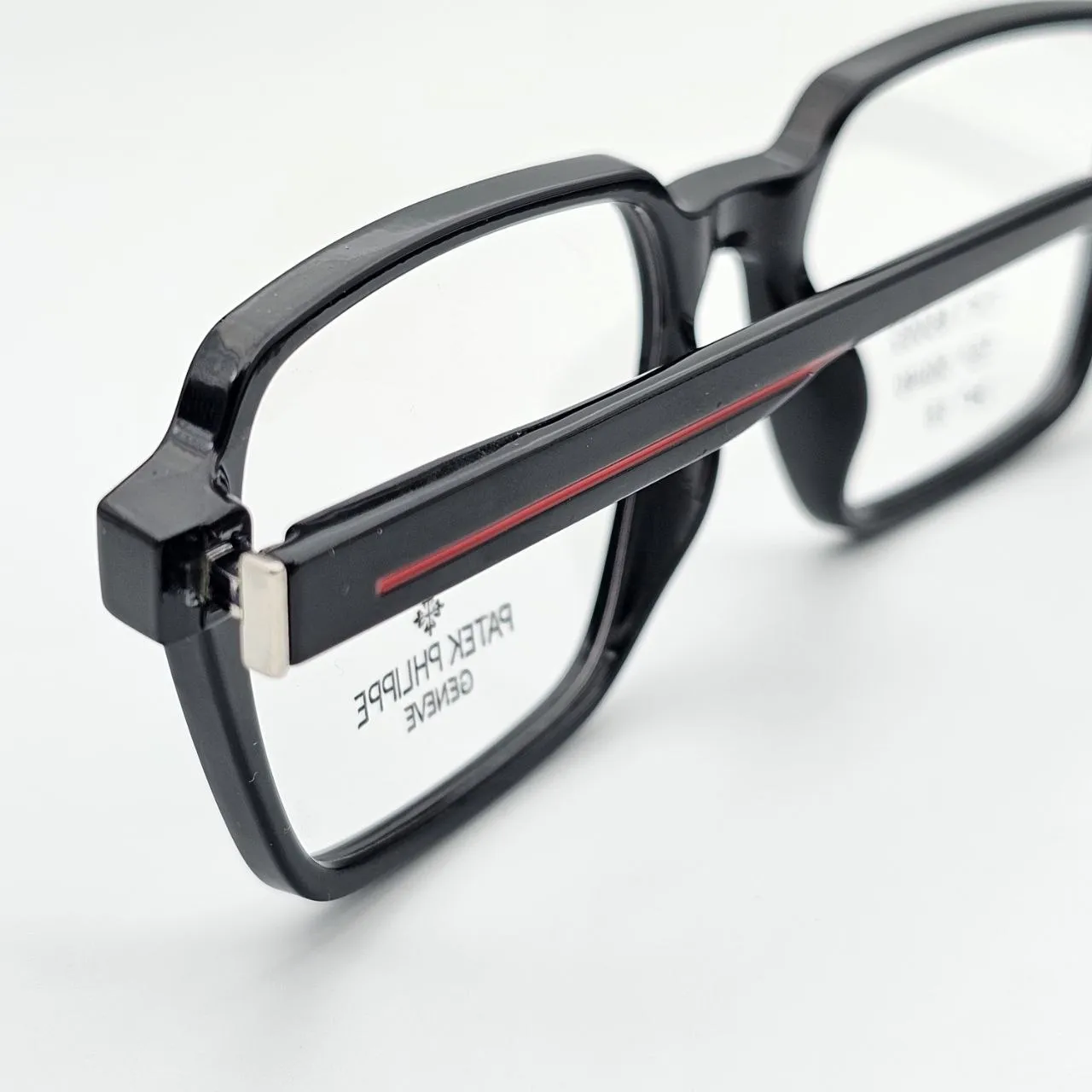 عکس نمای دسته عینک طبی نشکن برند PATEK PHLIPPE رنگ black,red