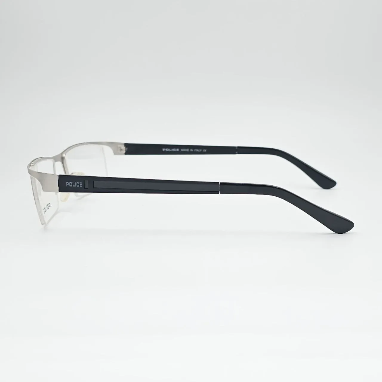 عکس نمای 45 درجه عینک طبی مردانه نیم فریم POLICE رنگ black,silver