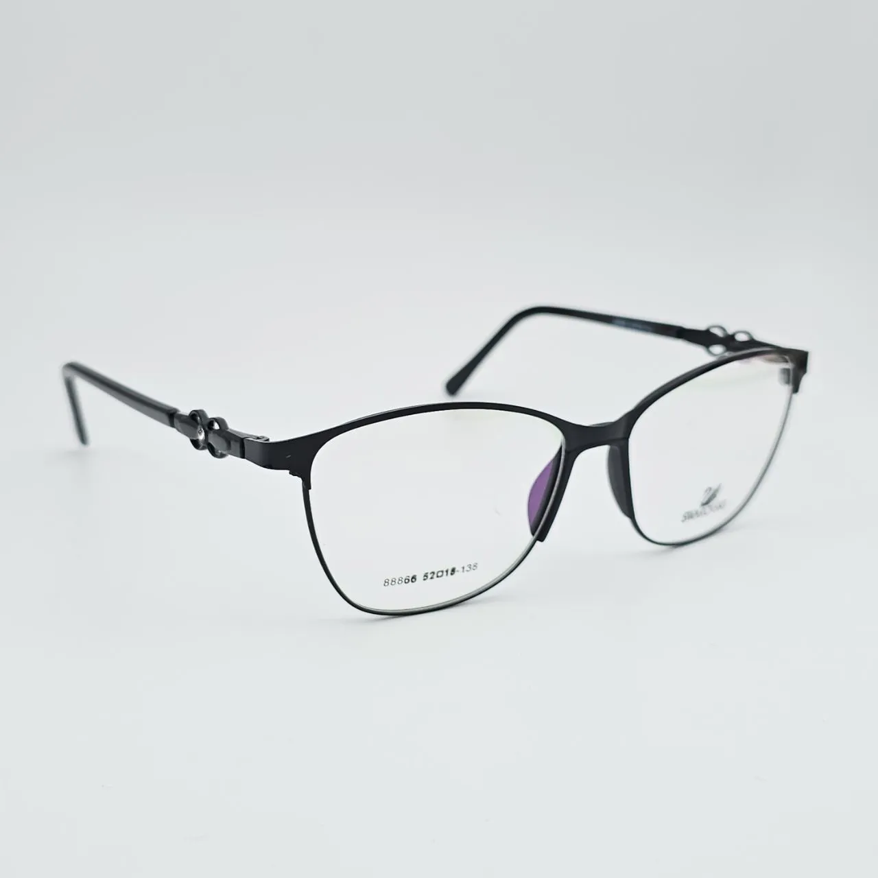 عکس نمای 45 درجه عینک طبی زنانه مدل swarovski کد 88866 رنگ black
