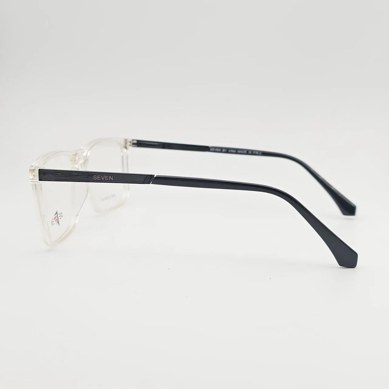 عکس نمای دسته عینک طبی مردانه Seven رنگ black,transparent