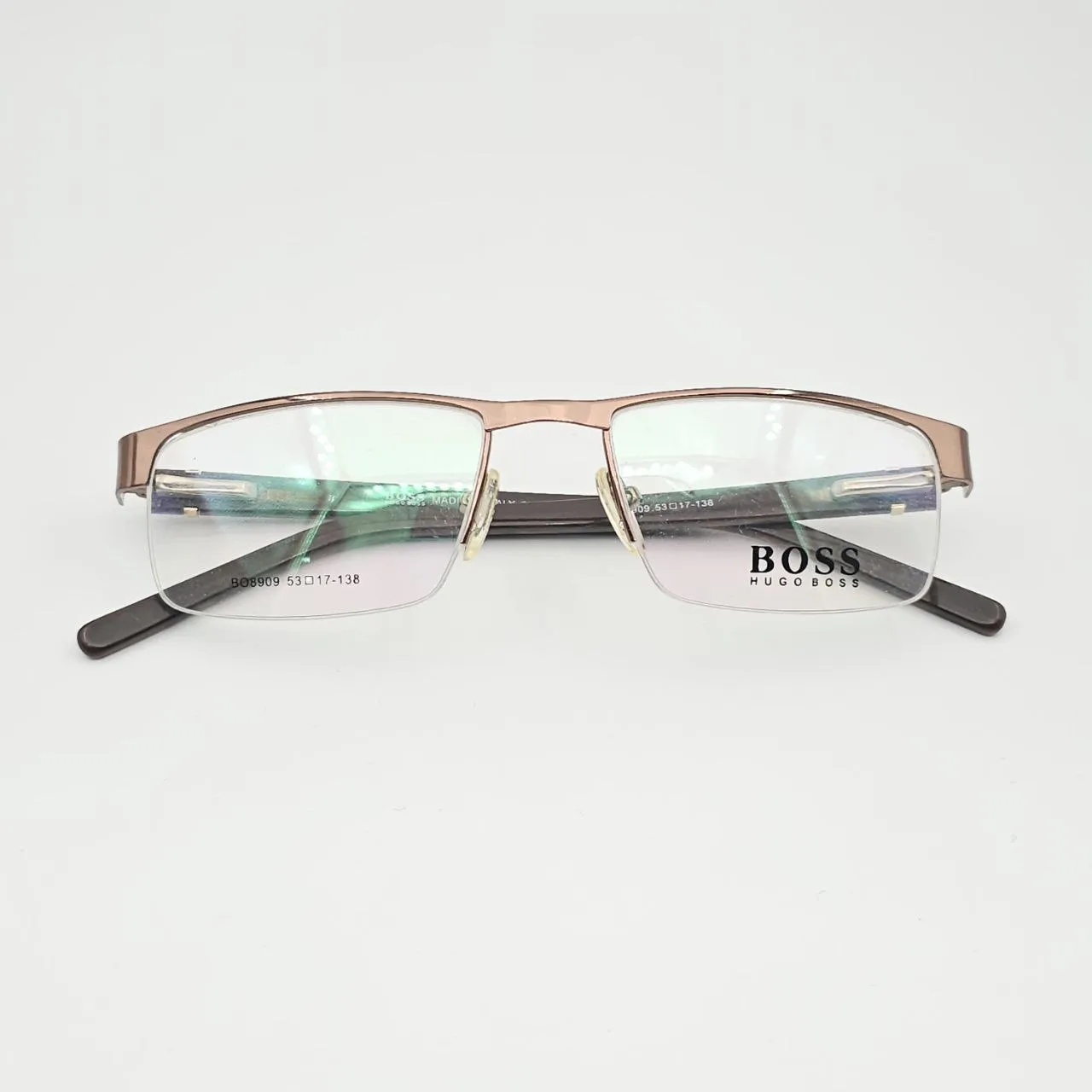 عکس نمای از بالا عینک طبی مردانه BOSS مدل مستطیلی رنگ brown,beige