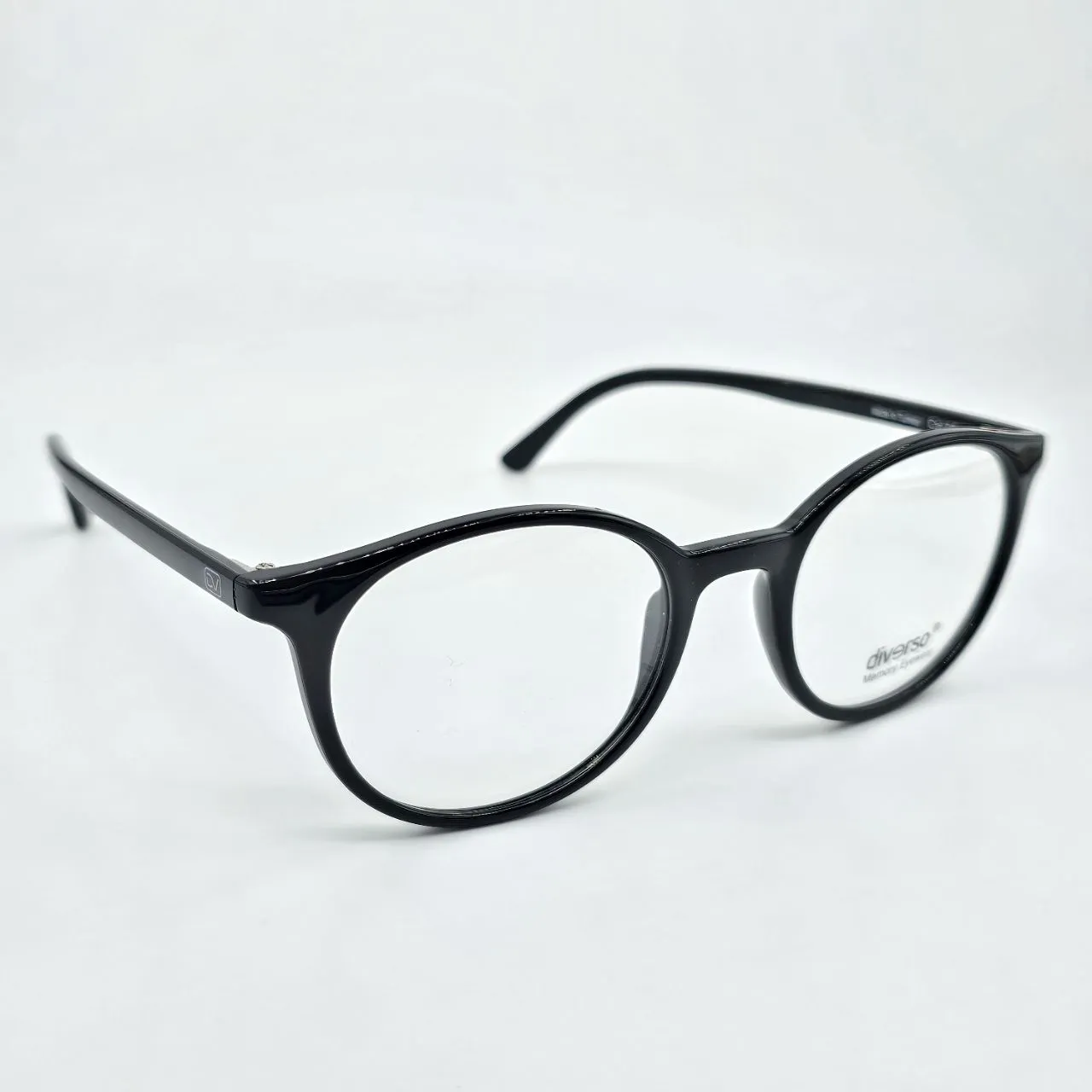 عکس نمای 45 درجه عینک طبی نشکن DIVERSO مدل TR90 رنگ black