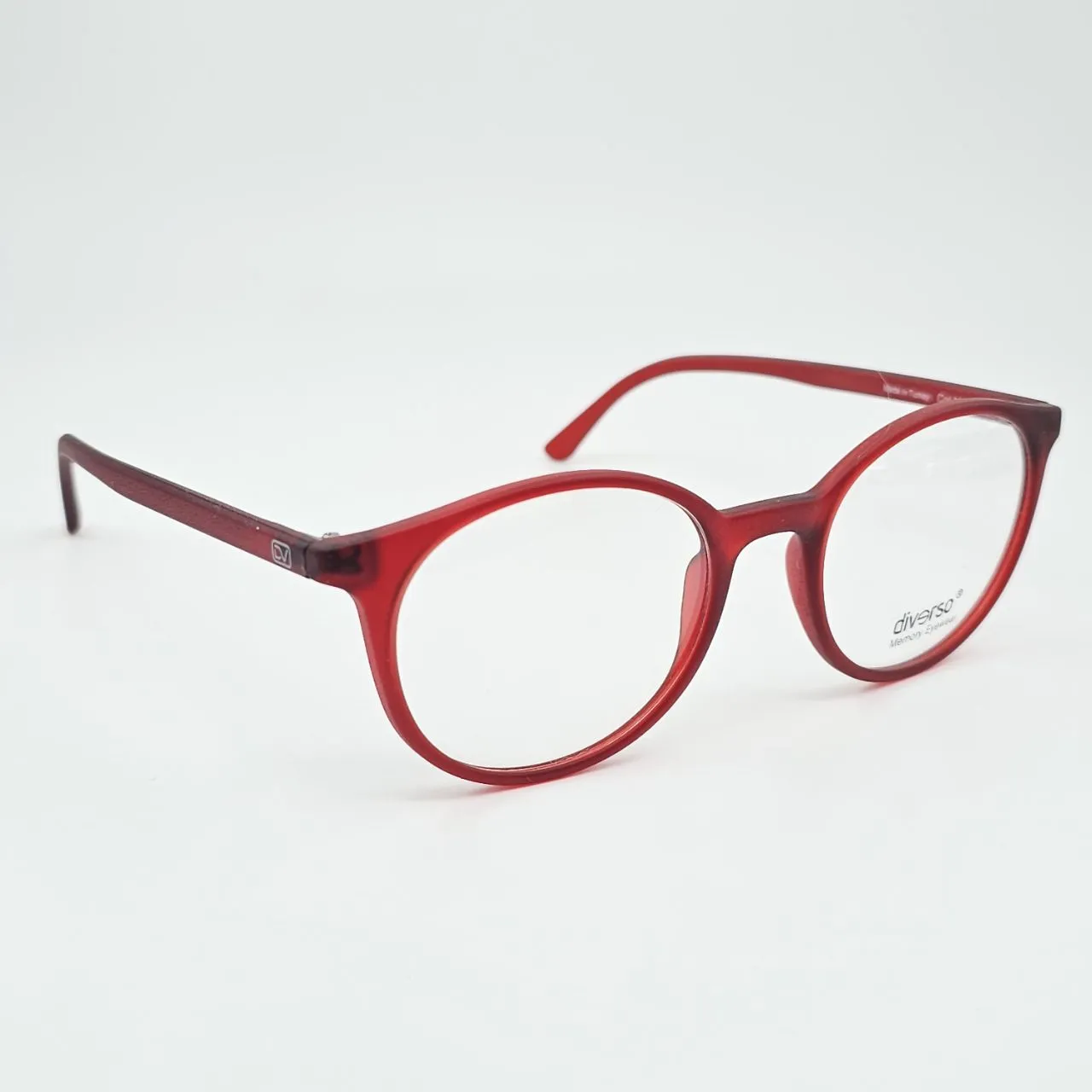 عکس نمای 45 درجه عینک طبی نشکن DIVERSO مدل TR90 رنگ red