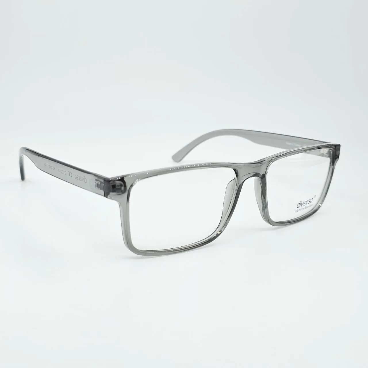 عکس نمای 45 درجه عینک طبی نشکن DIVERSO مدل TR90 رنگ gray