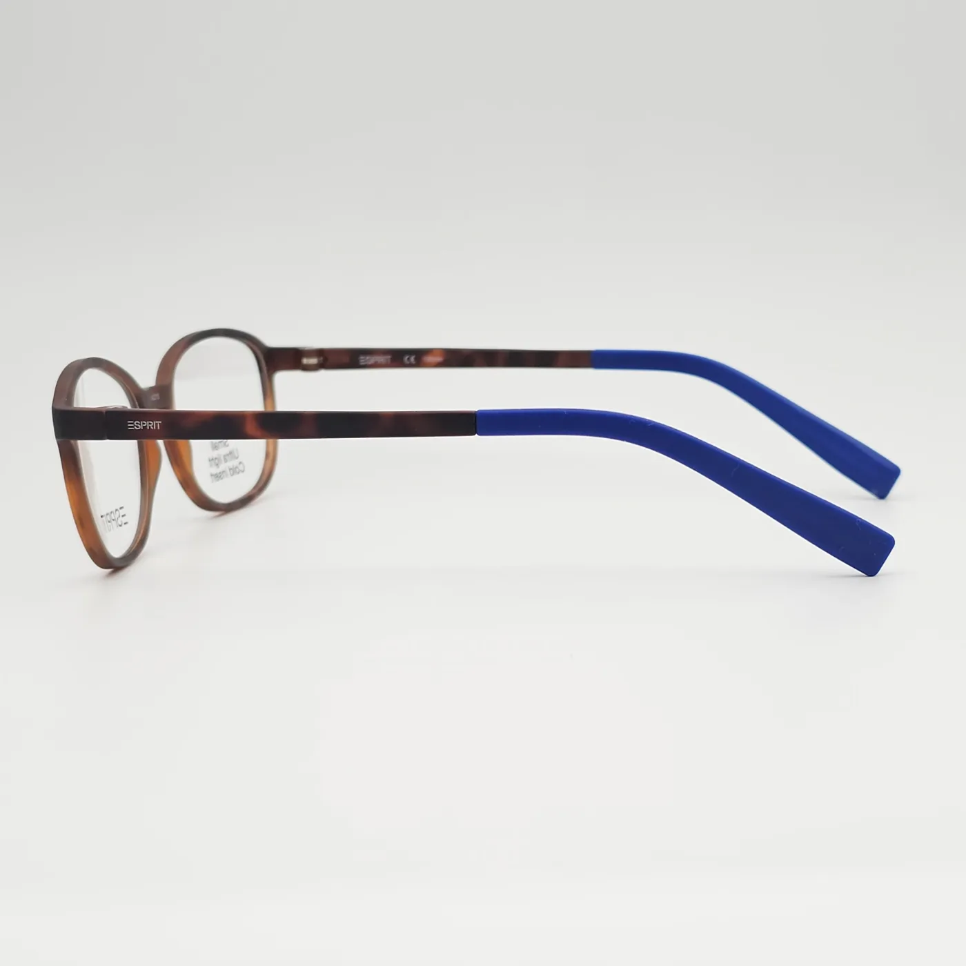 عکس نمای دسته عینک طبی بچه گانه نشکن برند ESPRIT رنگ blue,leopard:پلنگی قهوه‌ای با دسته‌های آبی