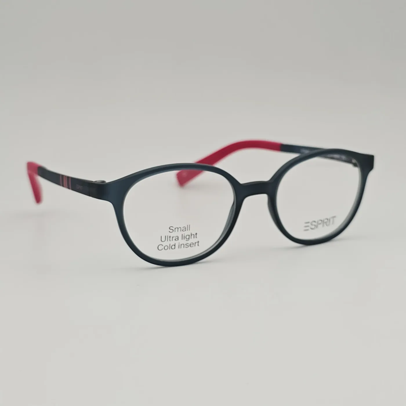 عکس نمای 45 درجه عینک بچه گانه نشکن برندESPRIT رنگ navy,red:سرمه‌ای