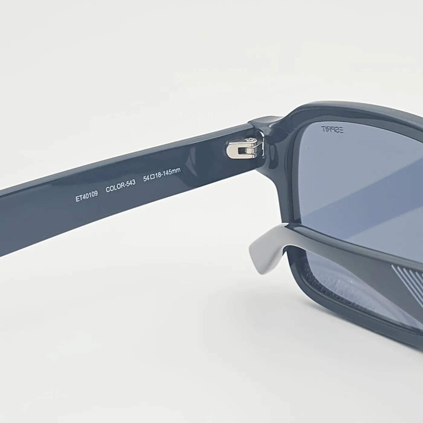 عکس نمای از بالا عینک آفتابی برند ESPRIT رنگ black,blue