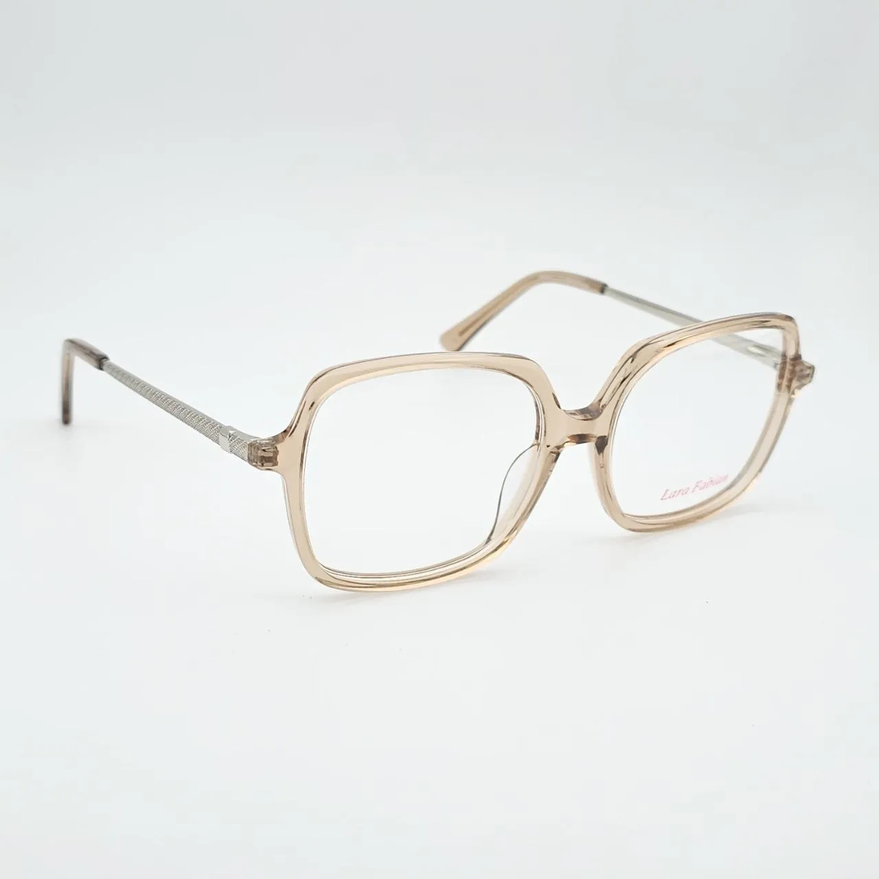 عکس نمای 45 درجه عینک طبی رنگ بژ مربعی برند LARA FABIAN  مدل HM8012 رنگ gold,beige
