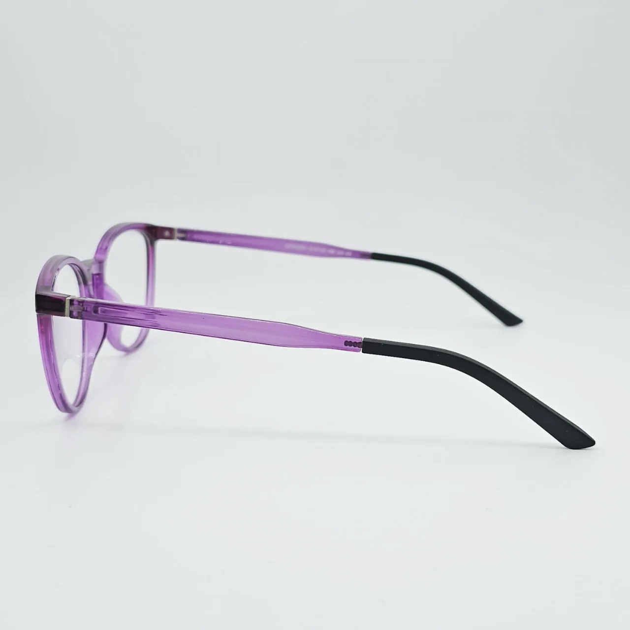 عکس نمای دسته عینک طبی زنانه کاور دار مگنتی رنگ purple