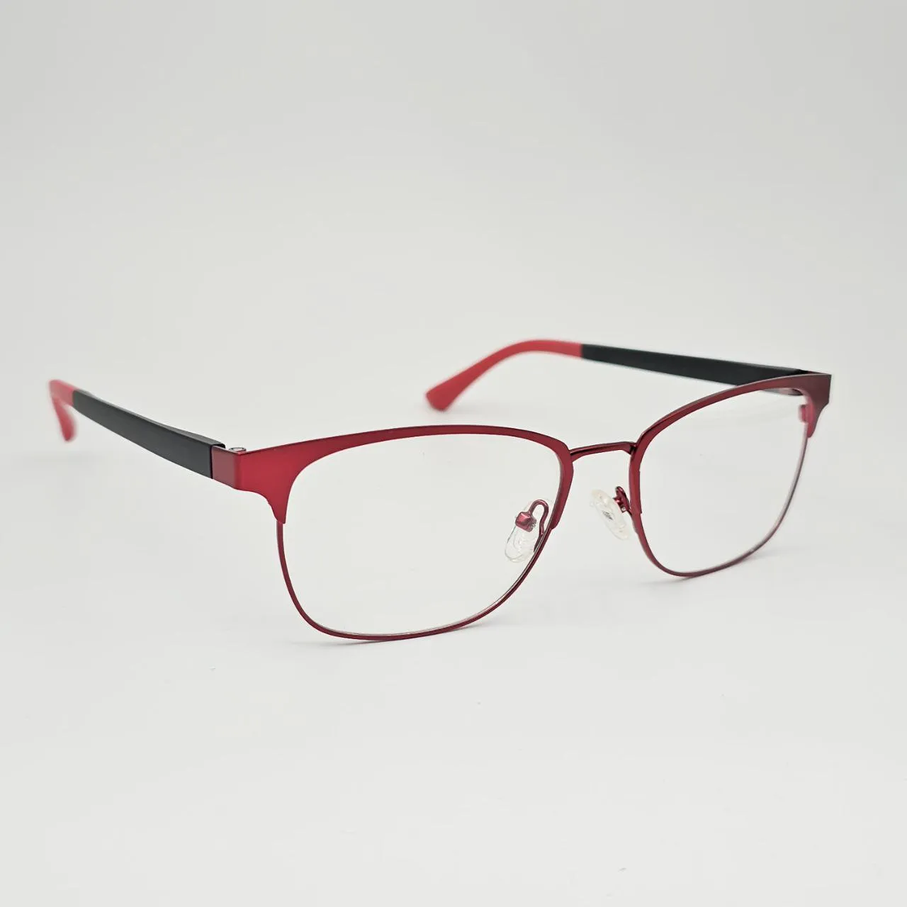 عکس نمای 45 درجه عینک کاوردار فلزی قرمز رنگ black,red
