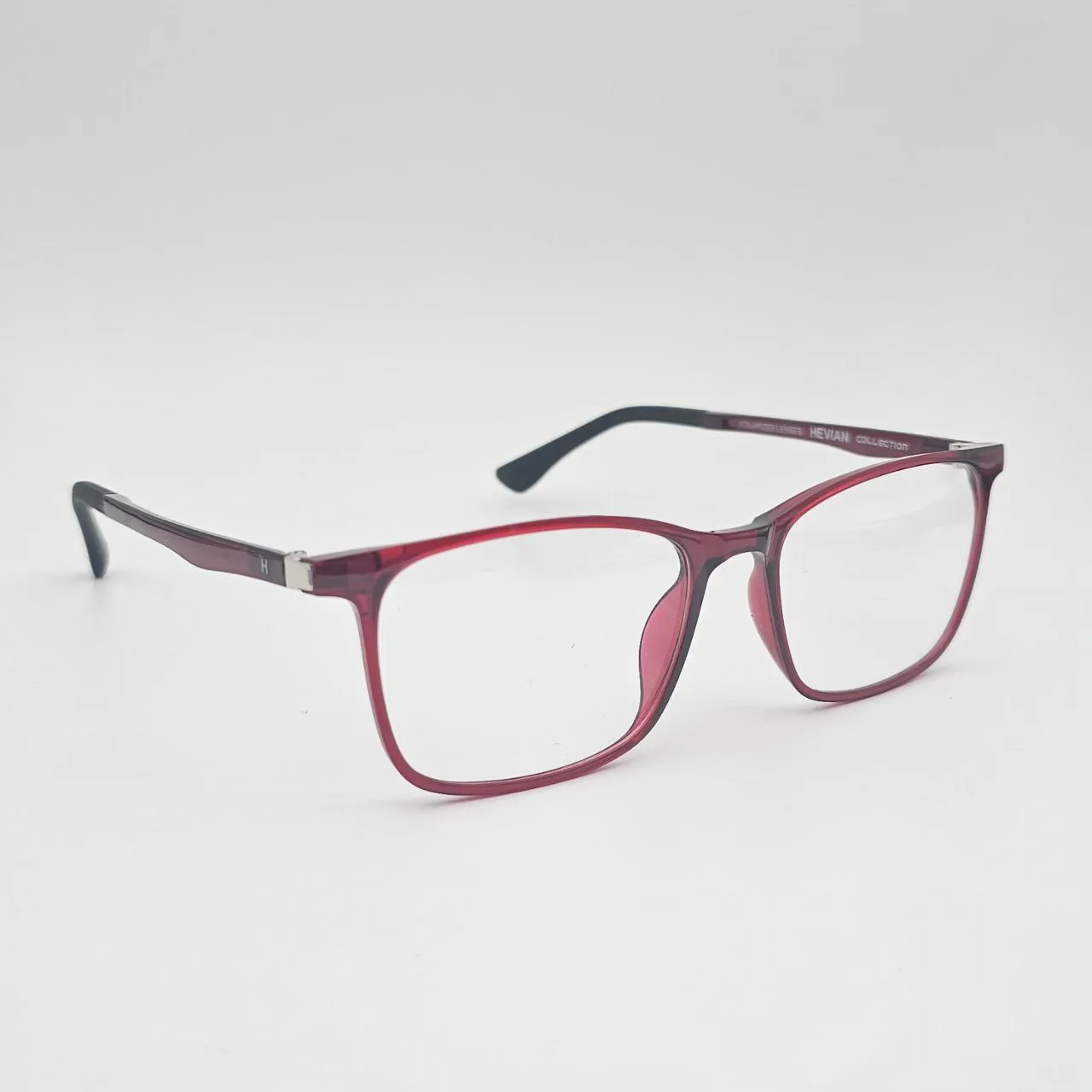 عکس نمای 45 درجه عینک کاوردار قرمز TR90 رنگ red
