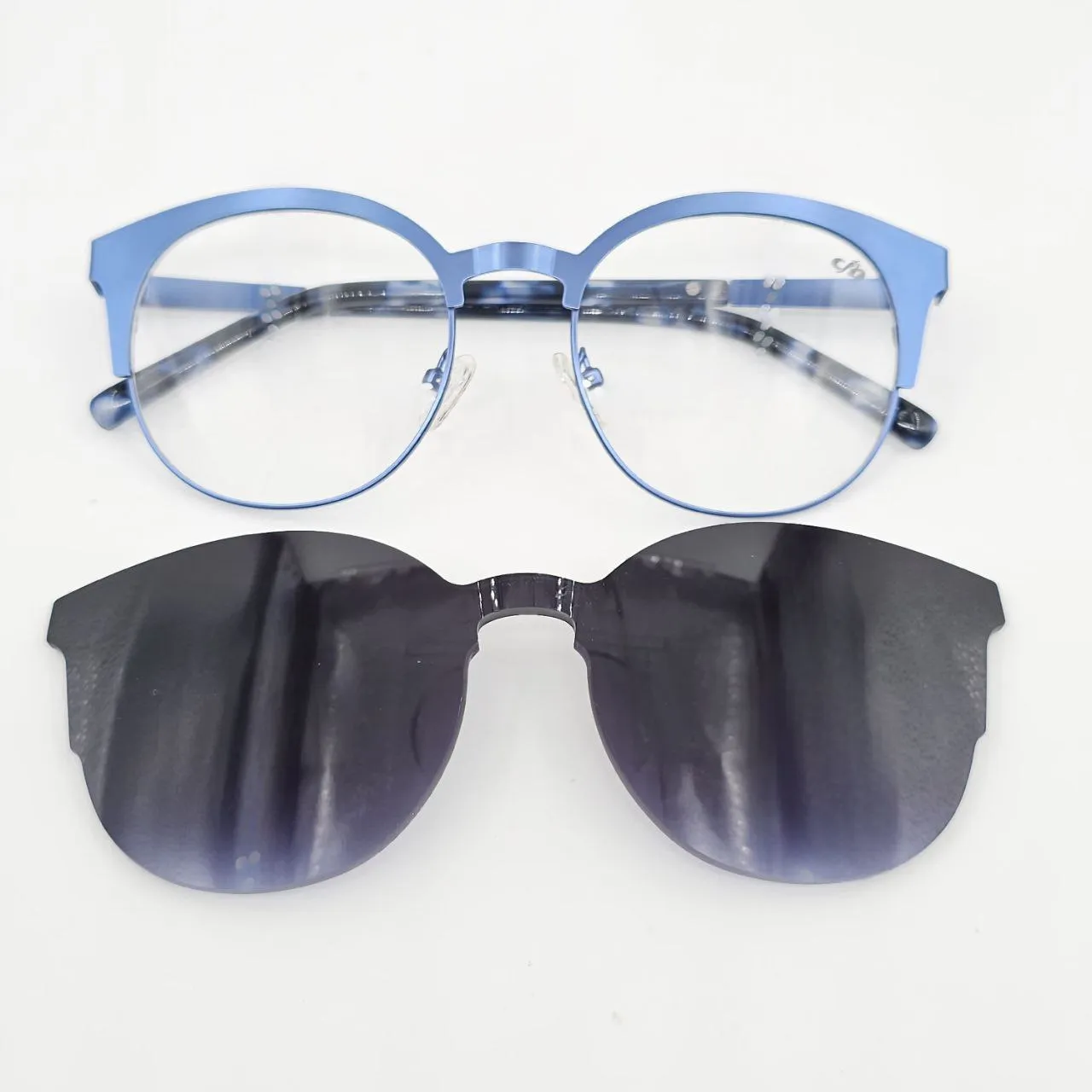 عکس بقیه موارد عینک طبی فلزی رنگی با کاور آفتابی رنگ blue