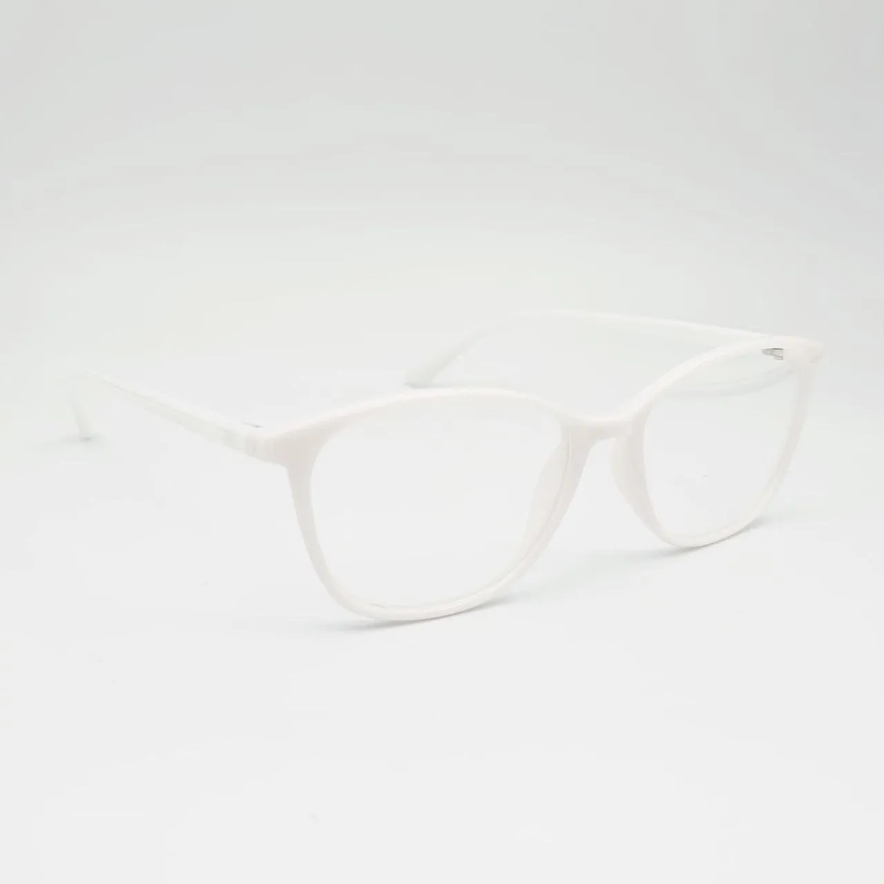 عکس نمای 45 درجه عینک طبی مستطیلی TR90 رنگ white