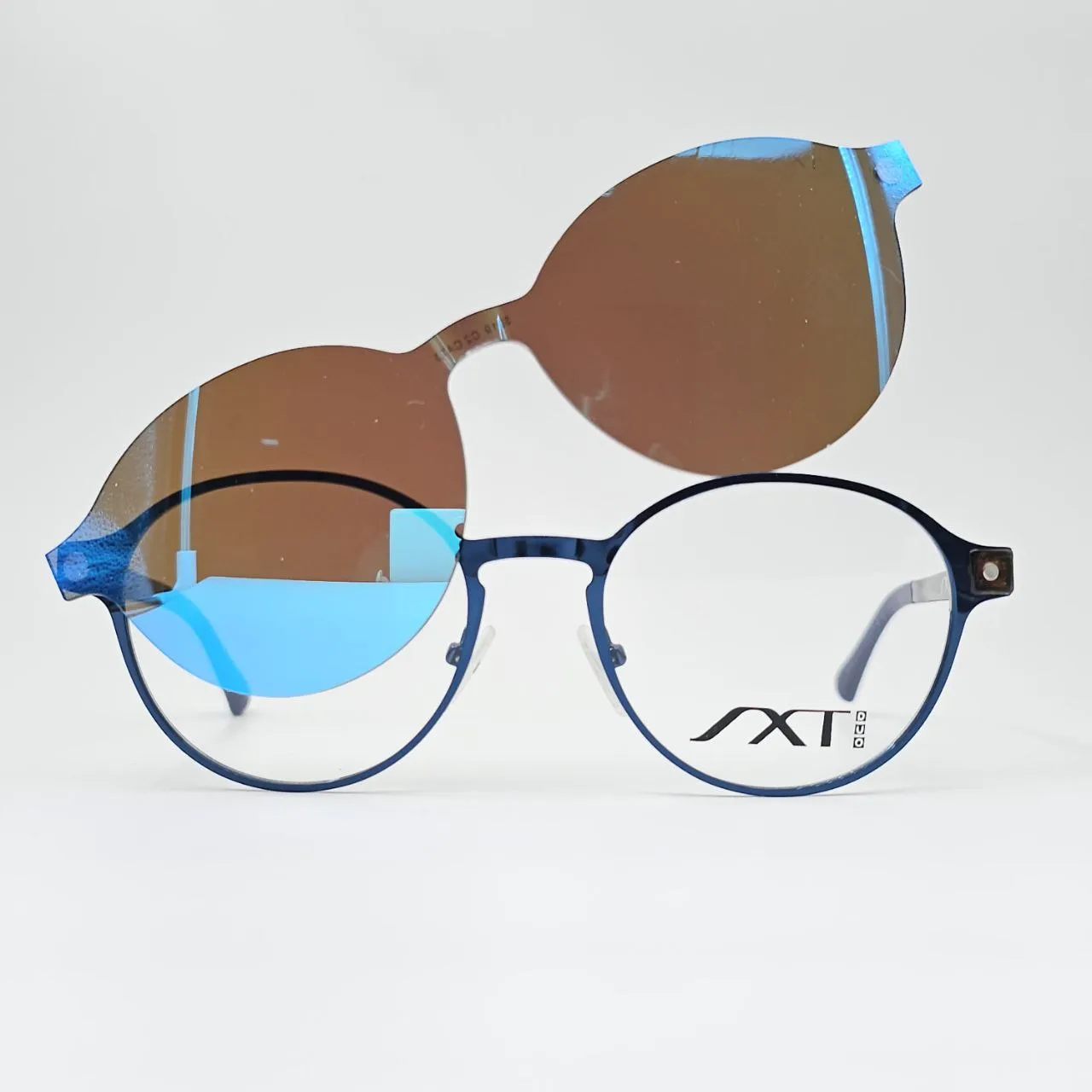 عکس نمای دسته عینک کاوردار فلزی آبی برند SXT رنگ blue,leopard