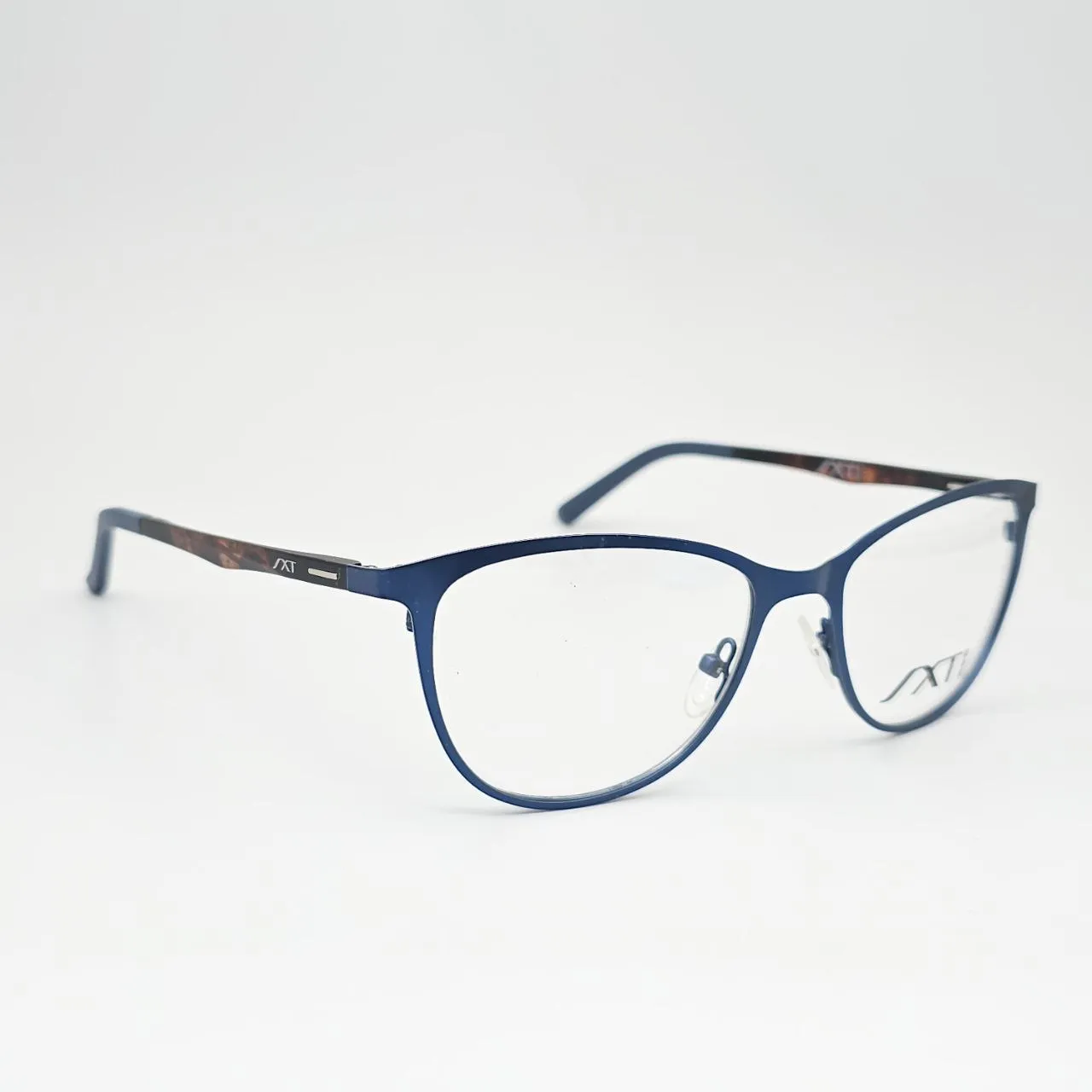 عکس نمای 45 درجه عینک کاوردار زنانه برند SXT رنگ blue,leopard