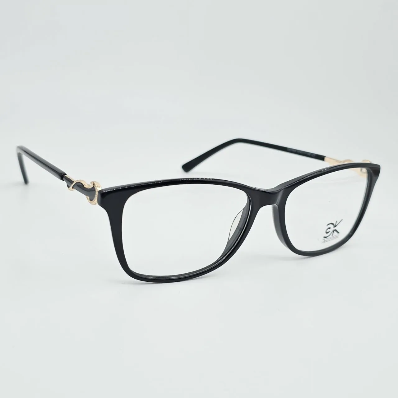عکس نمای 45 درجه عینک طبی با فریم مشکی و تزئین طلایی رنگ black