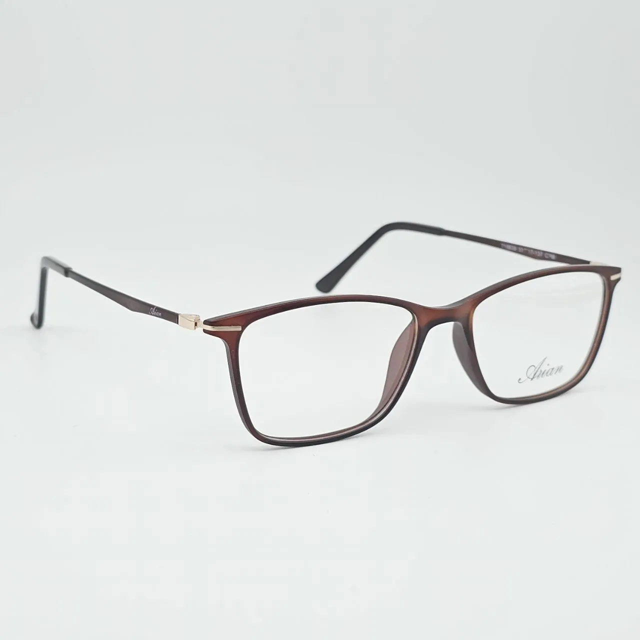 عکس نمای 45 درجه عینک طبی کائوچو ای ارین رنگ brown