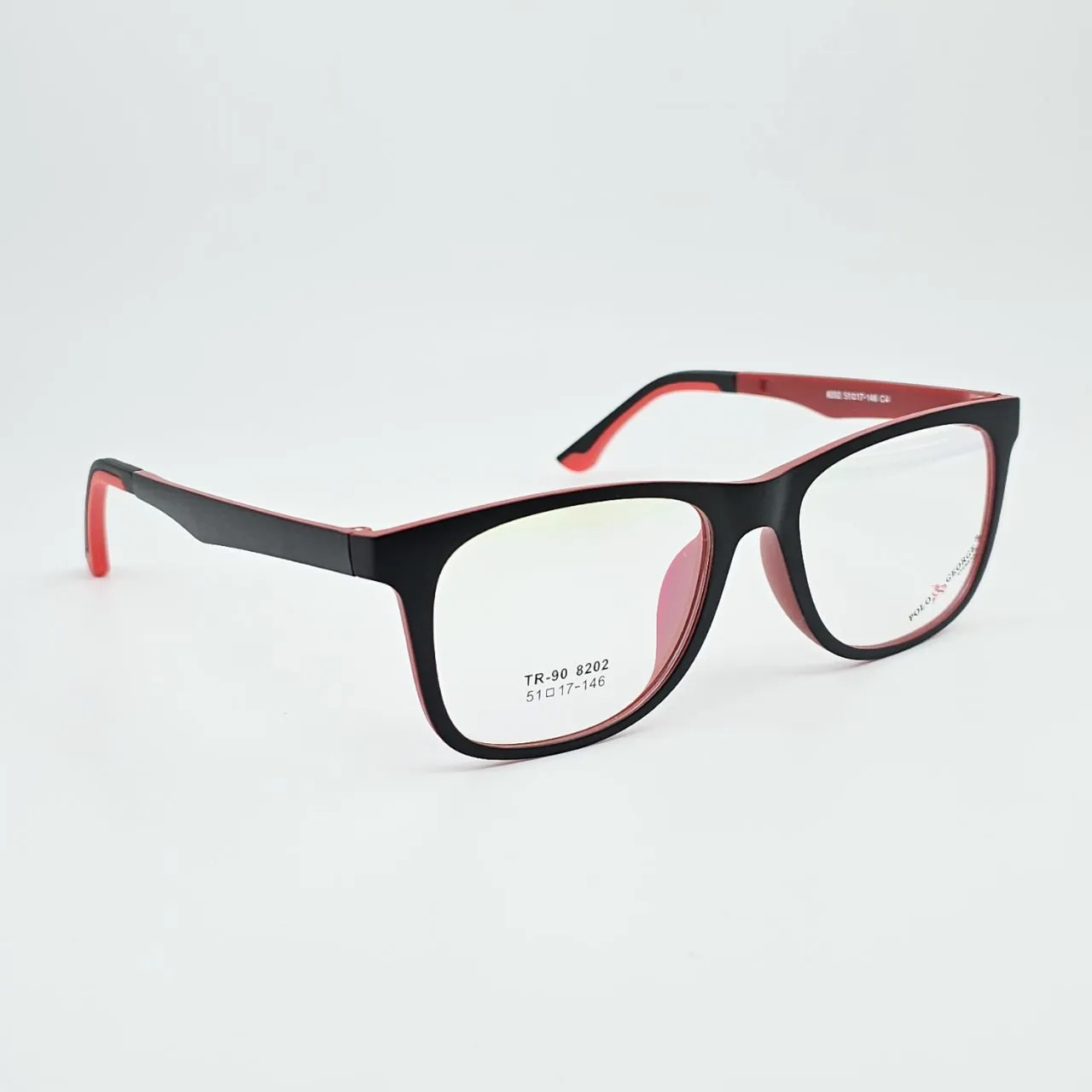 عکس نمای 45 درجه عینک کاور دار مگنتی برند POLO GEORGE رنگ black,red