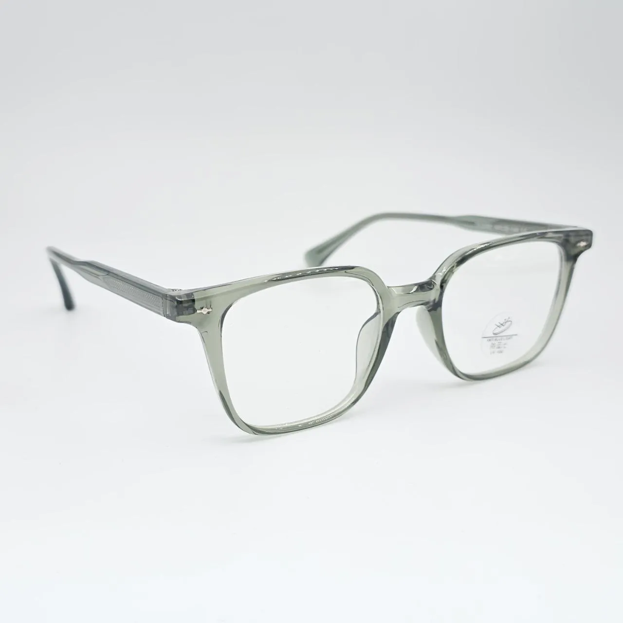 عکس نمای 45 درجه عینک طبی مربعی نشکن برند MOSCOT رنگ green