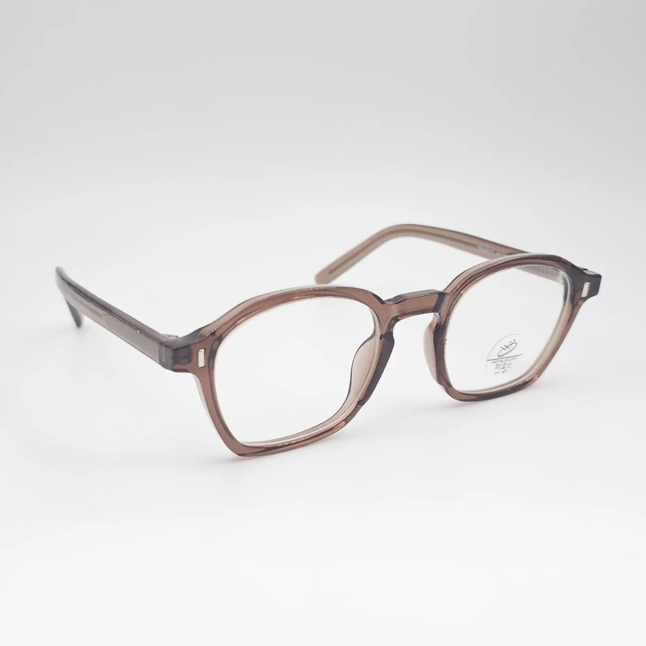 عکس نمای 45 درجه عینک طبی چند ضلعی TR90برند MOSCOT رنگ brown