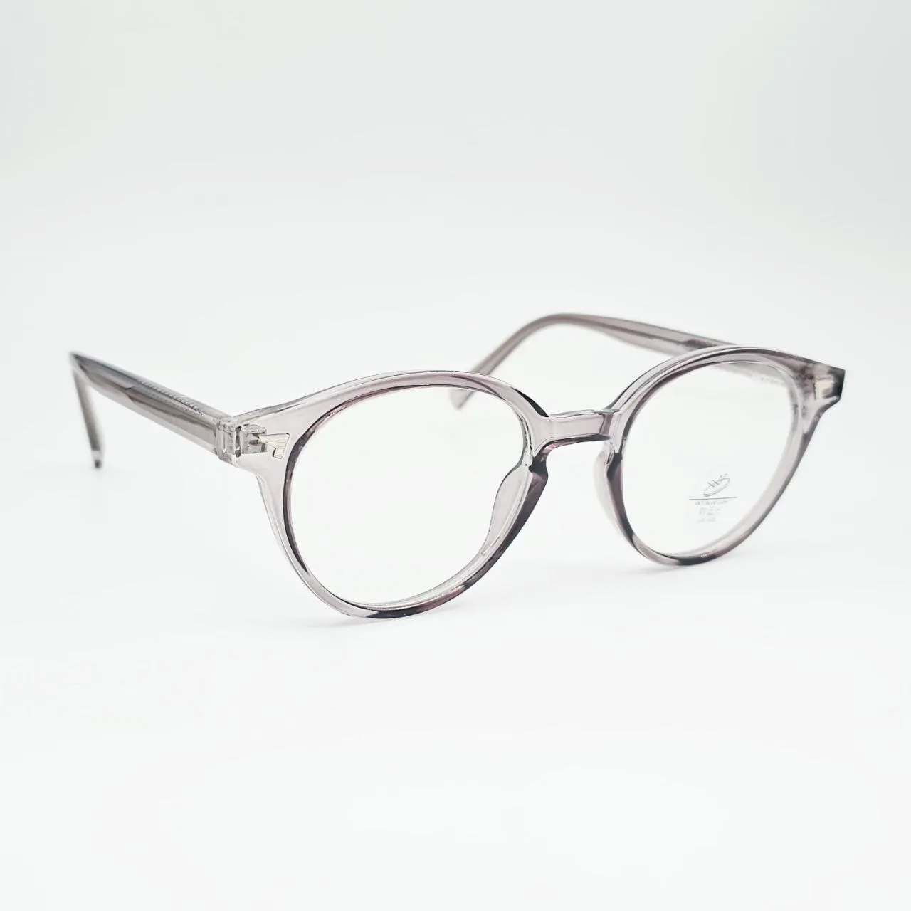 عکس نمای 45 درجه عینک طبی گرد نشکن برند MOSCOT رنگ beige