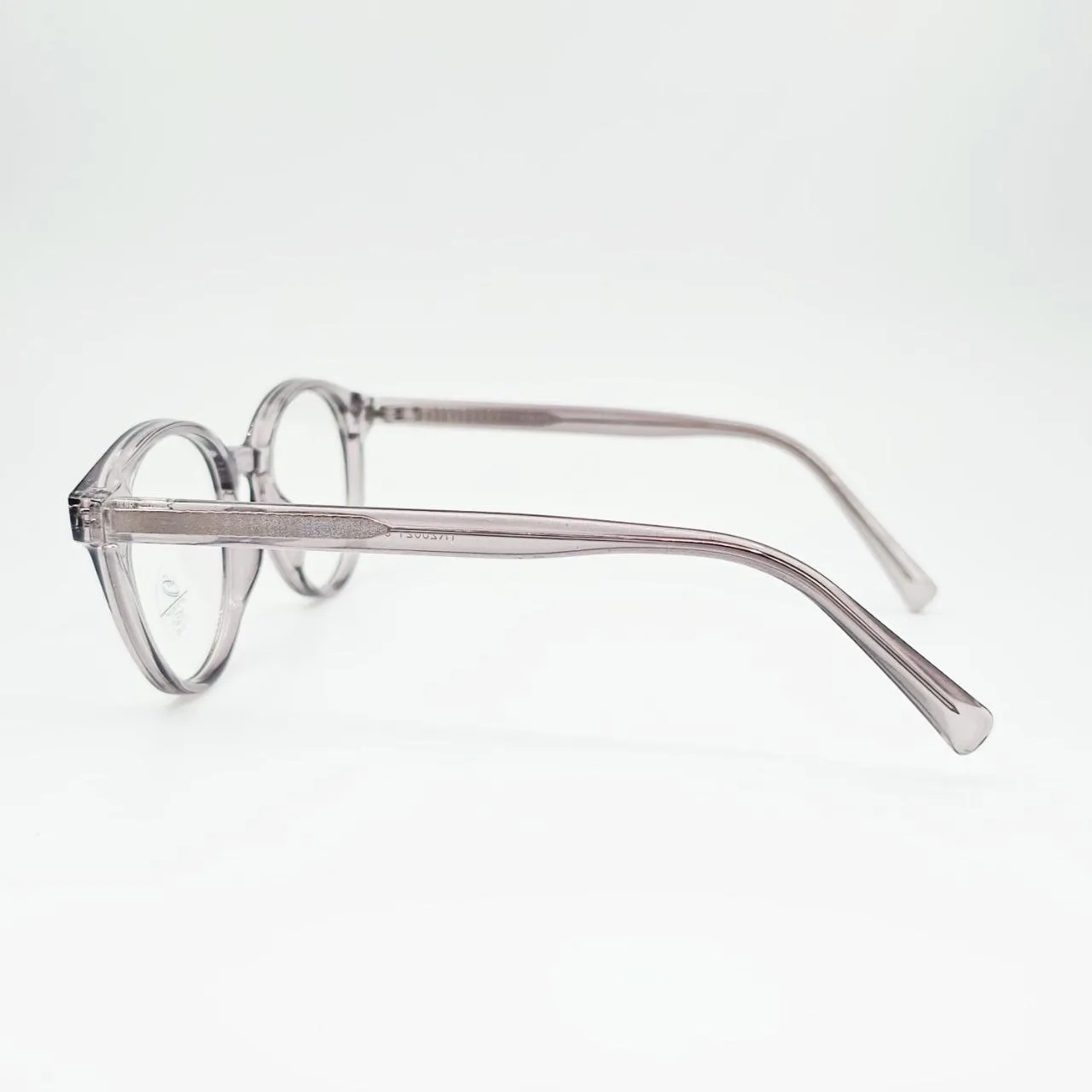 عکس نمای دسته عینک طبی گرد نشکن برند MOSCOT رنگ beige
