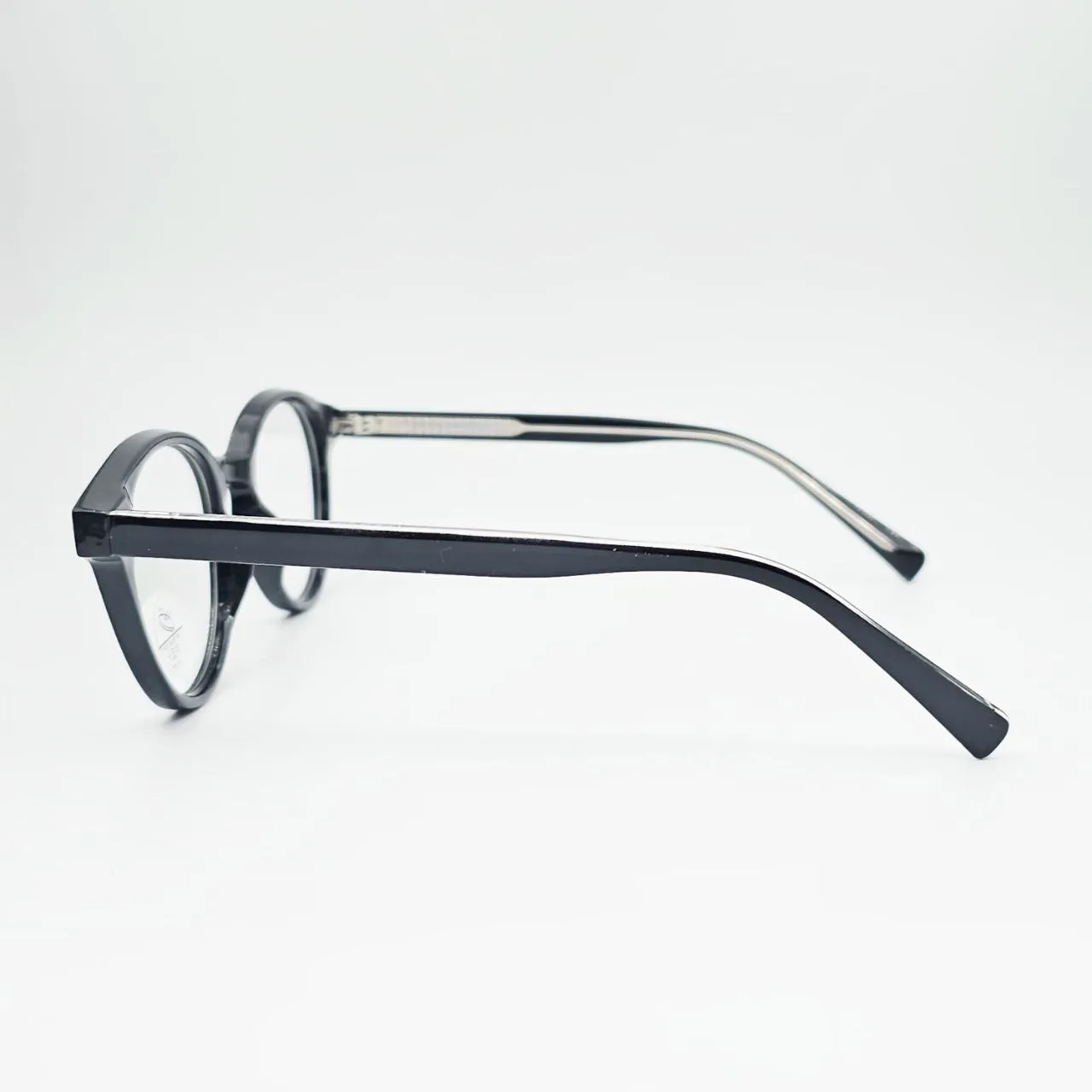 عکس نمای دسته عینک طبی گرد نشکن برند MOSCOT رنگ black