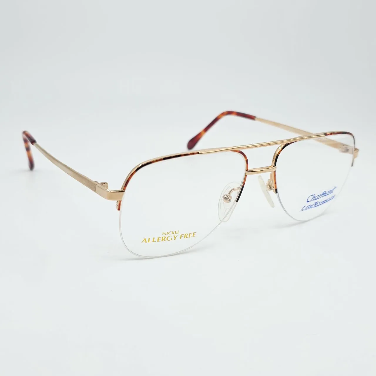 عکس نمای 45 درجه عینک lite titanium charmant خلبانی دوپل رنگ gold,leopard