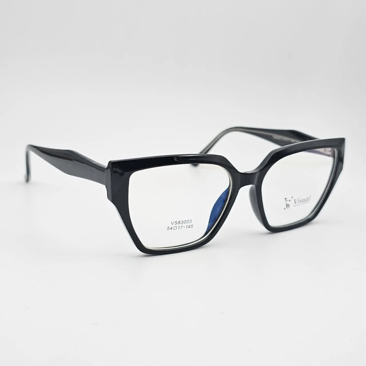 عکس نمای 45 درجه عینک طبی گربه ای برند VISUAL  کدVS83003 رنگ black