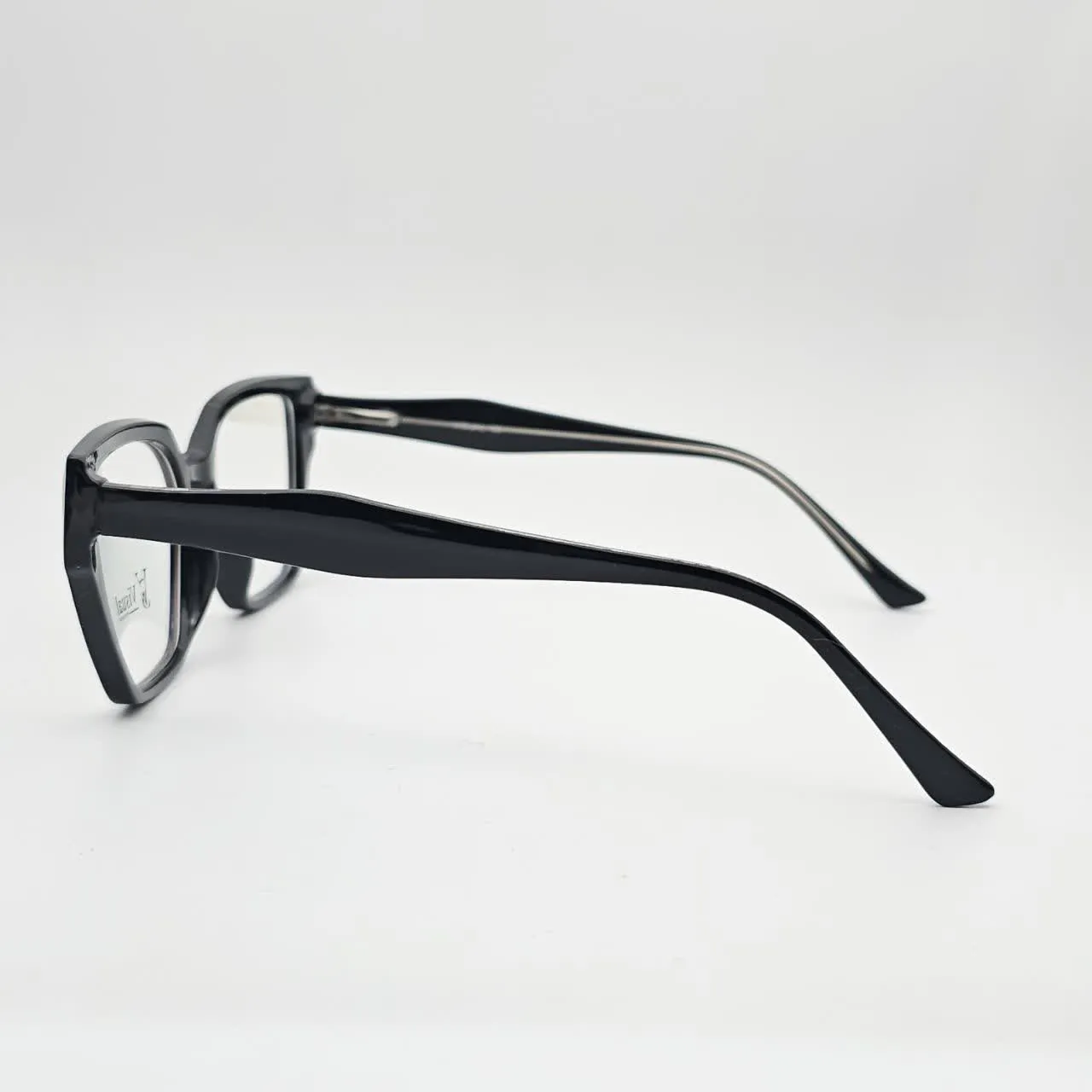 عکس نمای از بالا عینک طبی گربه ای برند VISUAL  کدVS83003 رنگ black