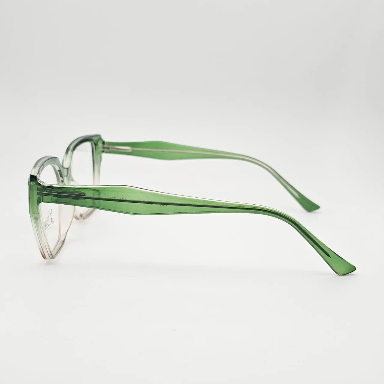 عکس نمای دسته عینک طبی گربه ای برند VISUAL  کدVS83003 رنگ green