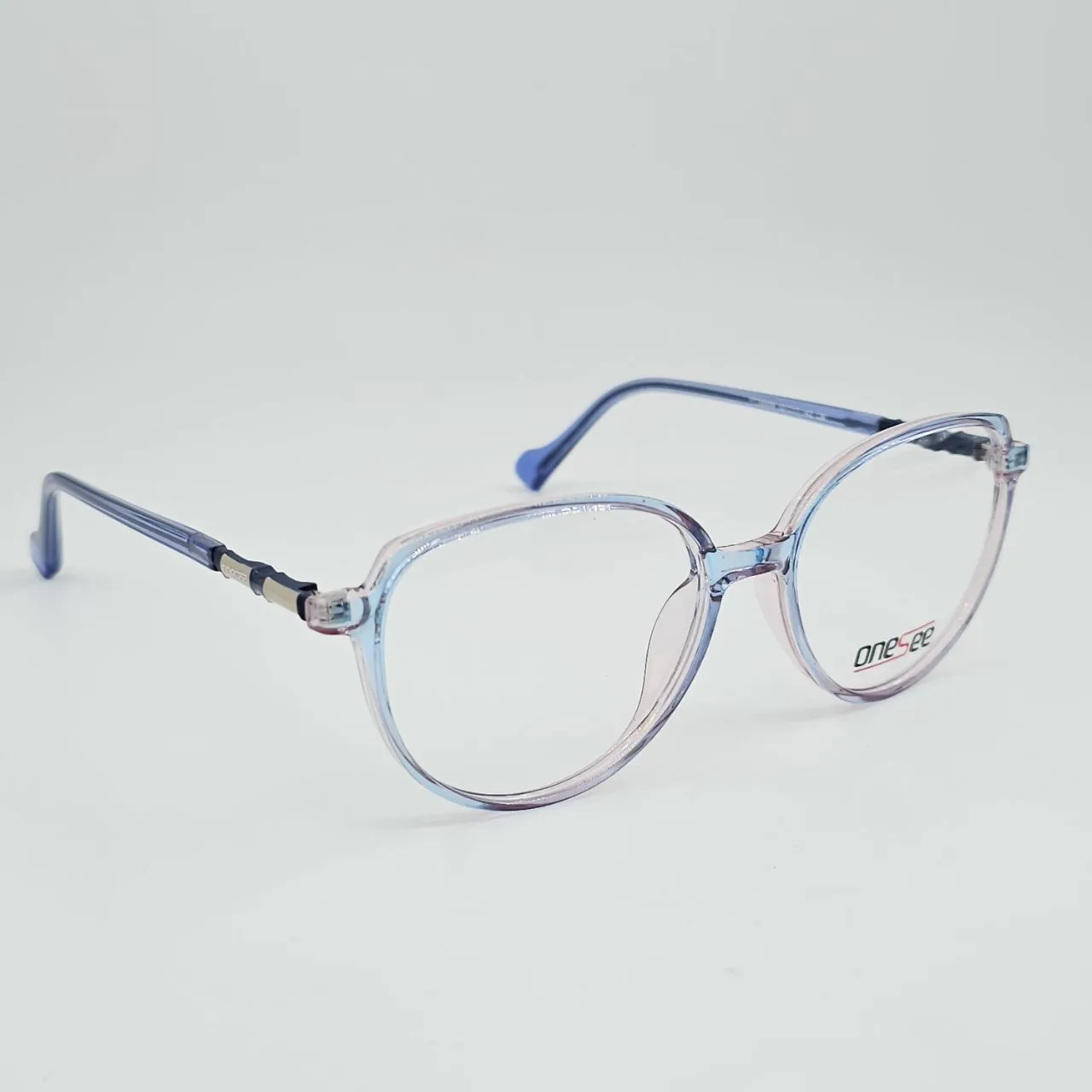 عکس نمای 45 درجه عینک طبی زنانه OneSee – سبک، شیک و مقاوم رنگ blue,pink