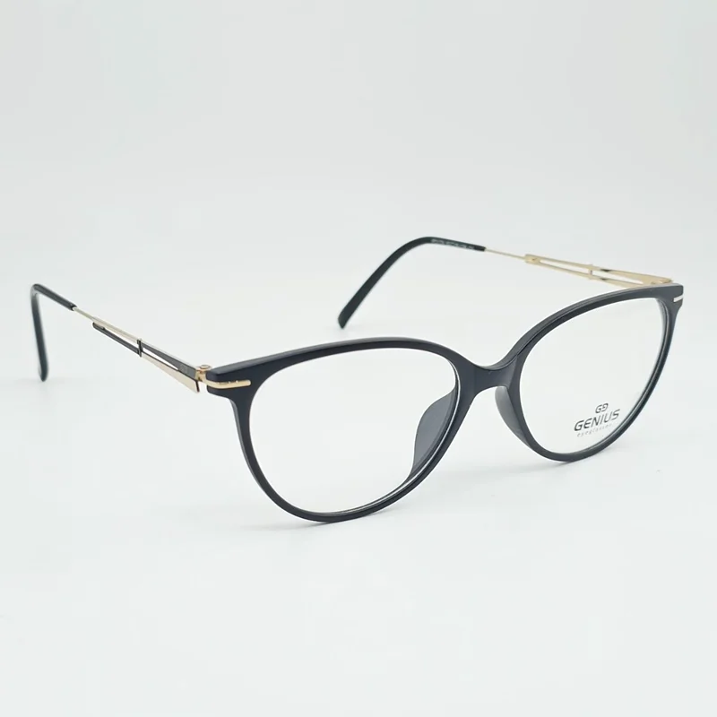 عینک گربهای مشکی با تزئینات طلایی