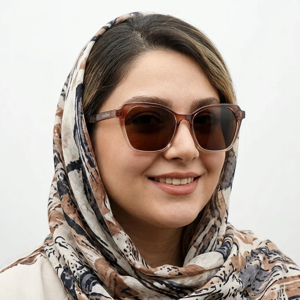 عکس نمای دسته عینک آفتابی برندESENTIANO رنگ brown:قهوه‌ای شفاف